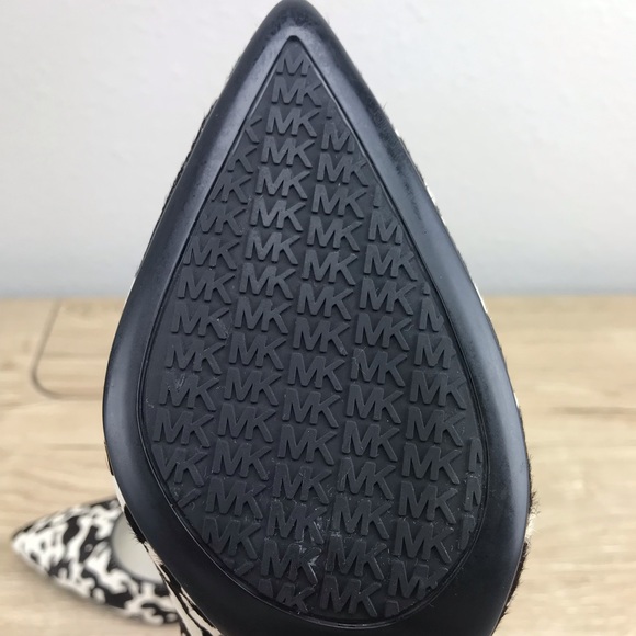 MICHAEL Michael Kors Printed Haircalf Pumps Sz 6M - Picture 7 of 8